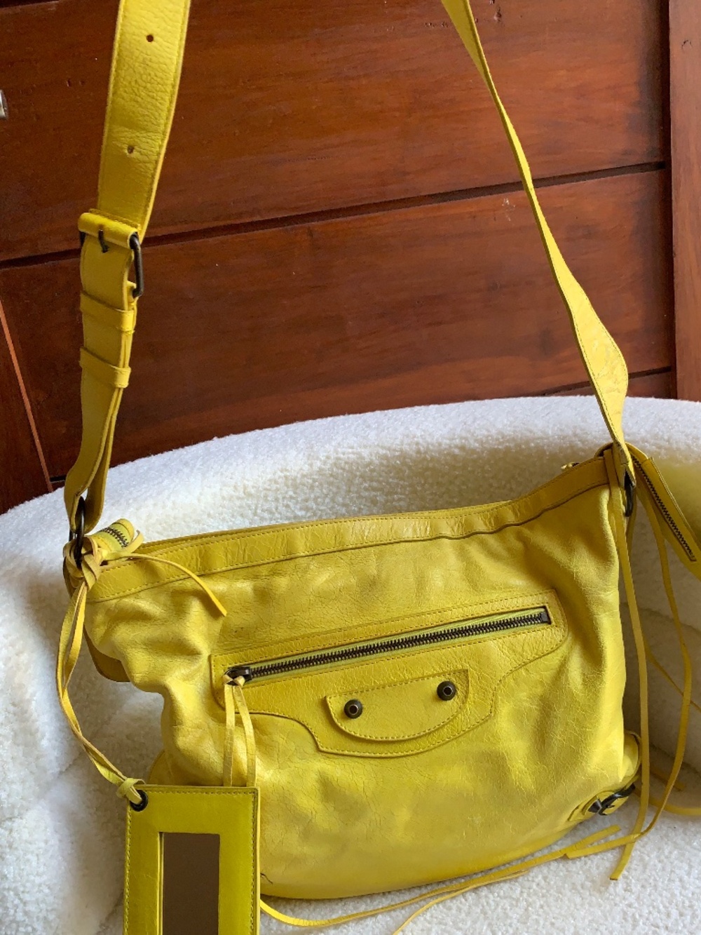 Authentic Balenciaga city Messenger Crossbody Bag - Picture 2 of 16
